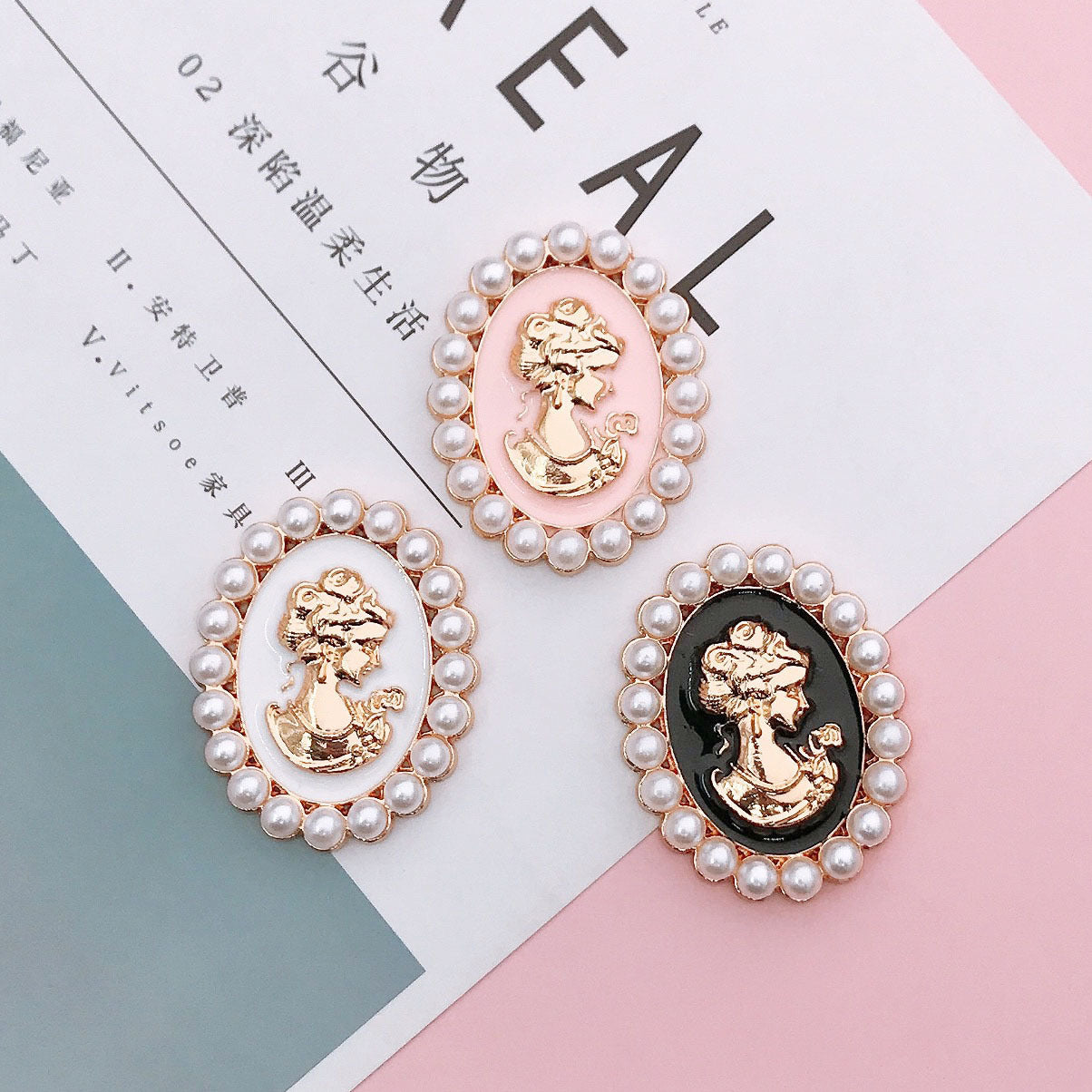 PoooliJournaling Cameo Pearl Journal Clip